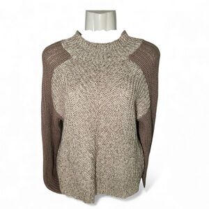 Banana Republic Women's Knit Sweater in Cream and Brown